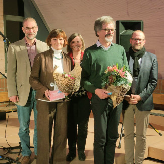Von links nach rechts: Pfarrer Björn Schukat, Elfriede Deinzer, Seniora Pfarrerin Gabriele Geyer,  Dr. Karl-Ernst Wirth und Dekan Tobias Schäfer
