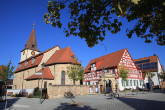 Ensemble Kirche und Pfarrhaus Reichenschwand