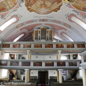 Innenansicht Kirche mit Orgel
