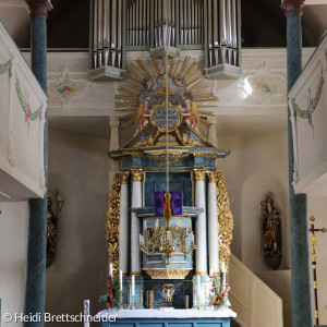 Orgel und Altar